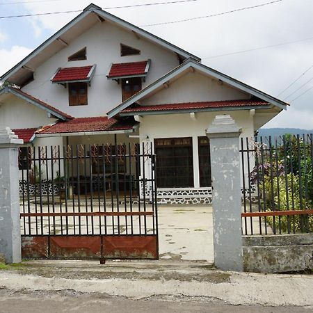 Spot On 93943 Sakinah Homestay Bromo Syariah Malang Exterior photo