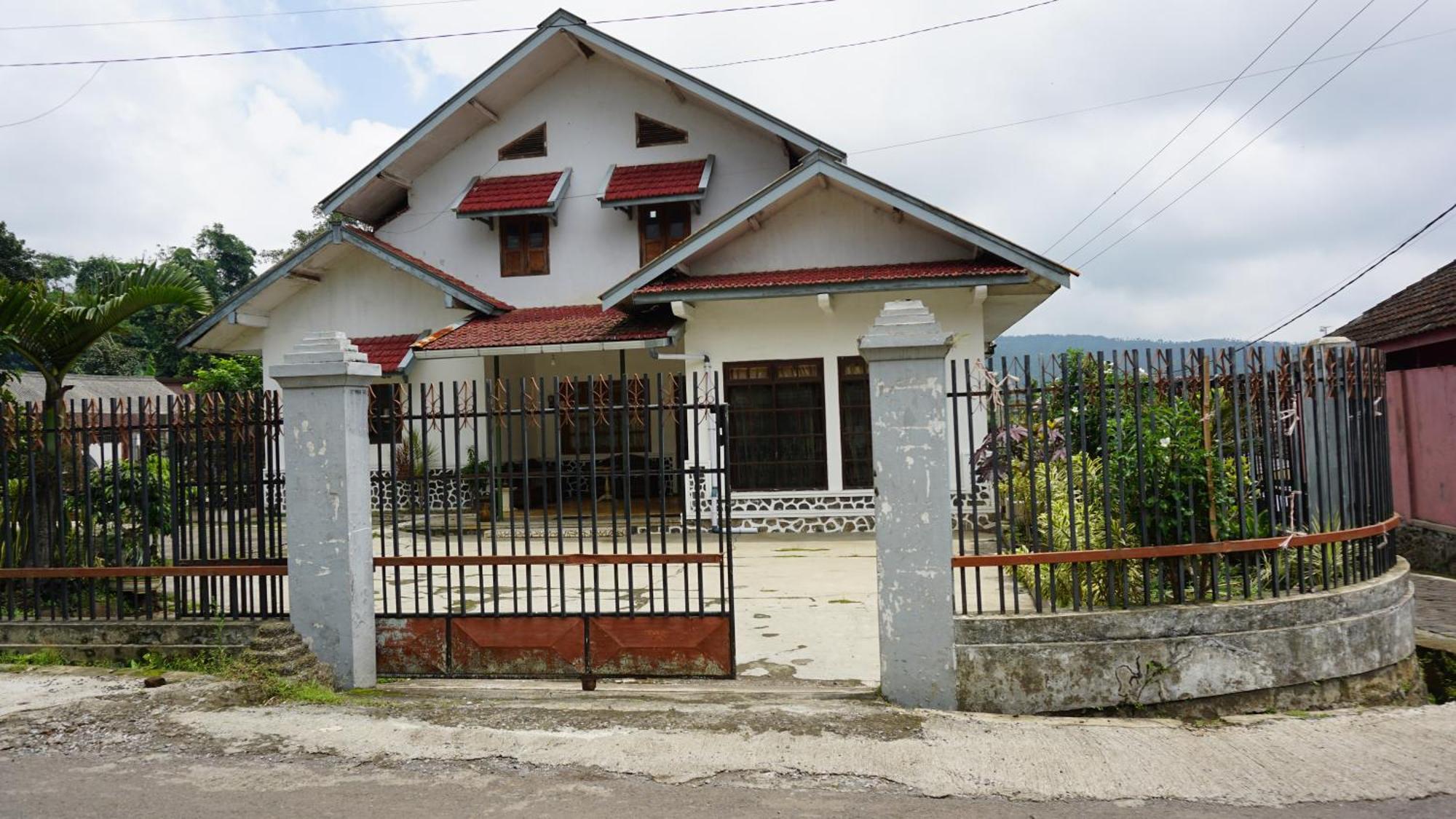 Spot On 93943 Sakinah Homestay Bromo Syariah Malang Exterior photo